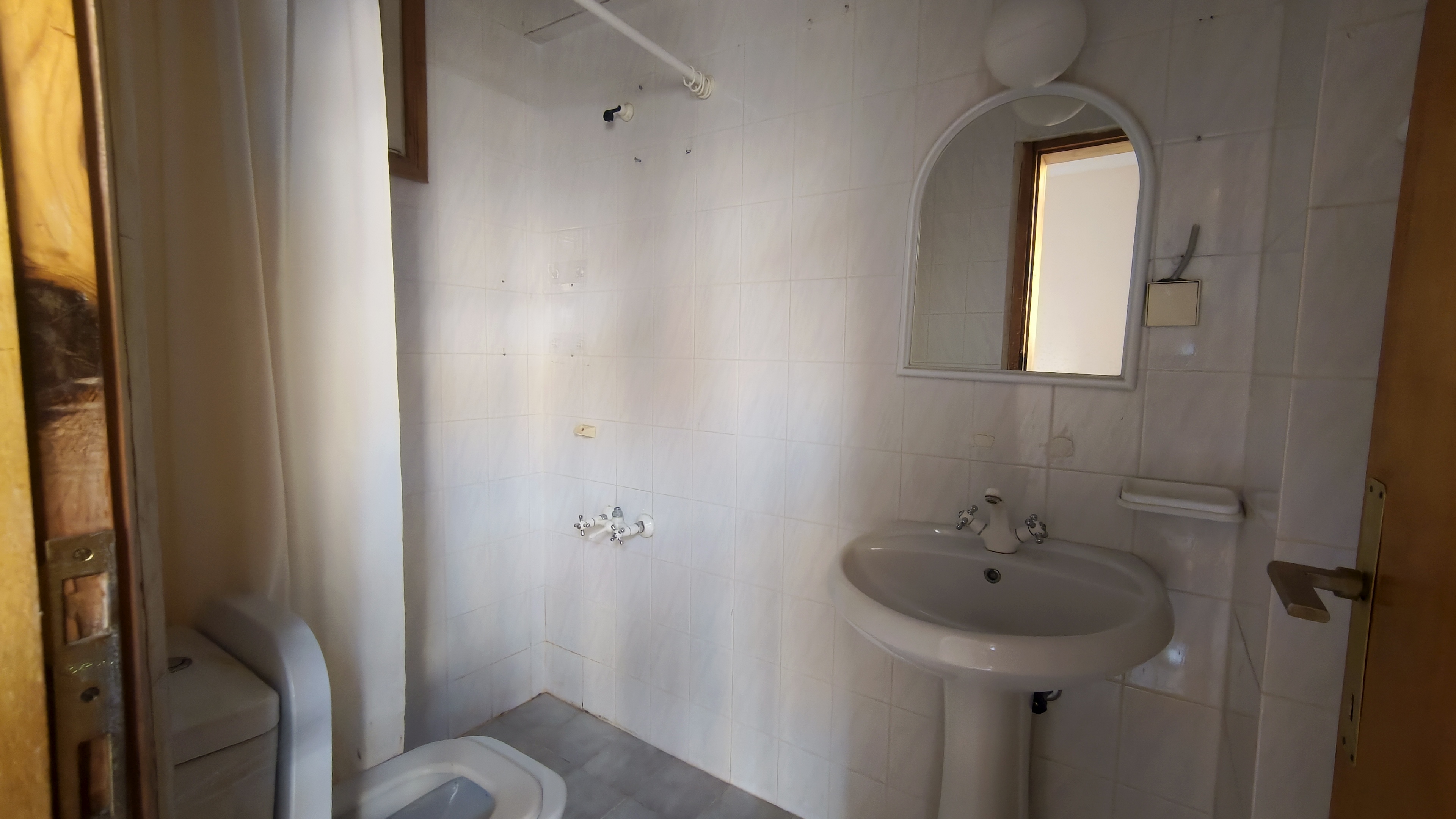 FOÇA MAHALLESİ'NDE HAVUZLU SİTEDE GENİŞ EŞYASIZ KİRALIK - 5