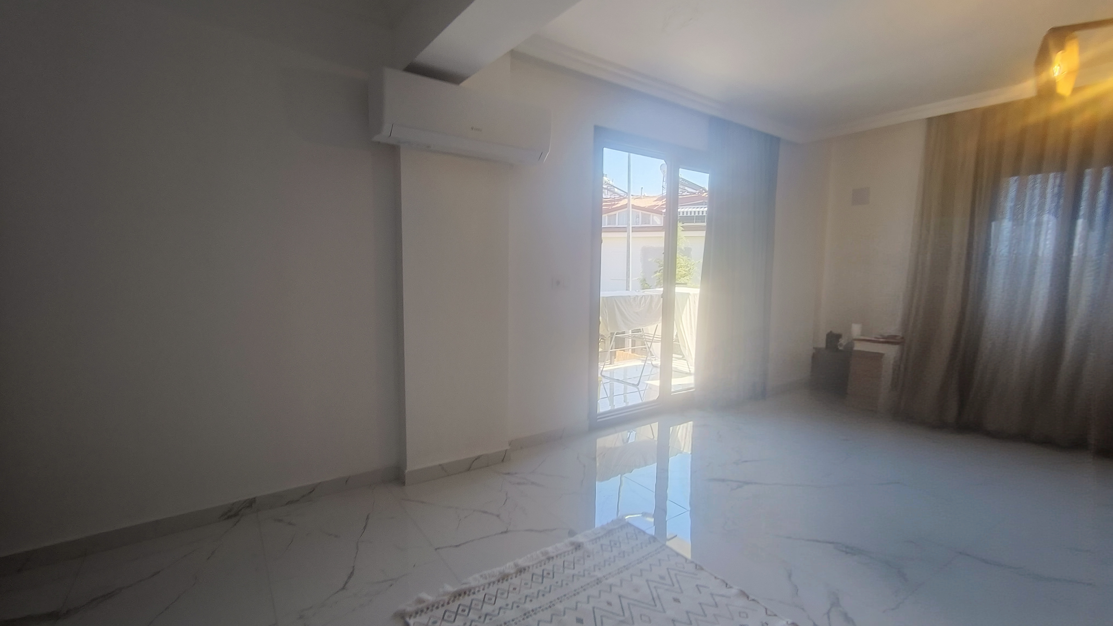 FOÇA MAHALLESİNDE MÜSTAKİL HAVUZLU 4+1 - 5