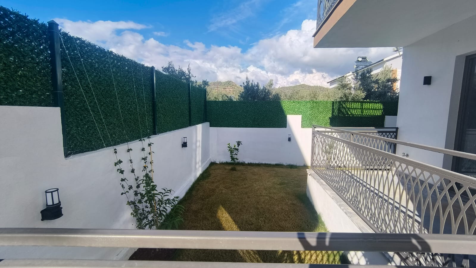 KARAGEDİK'TE HAVUZLU BİNADA SATILIK 1+1 DAİRE - 4
