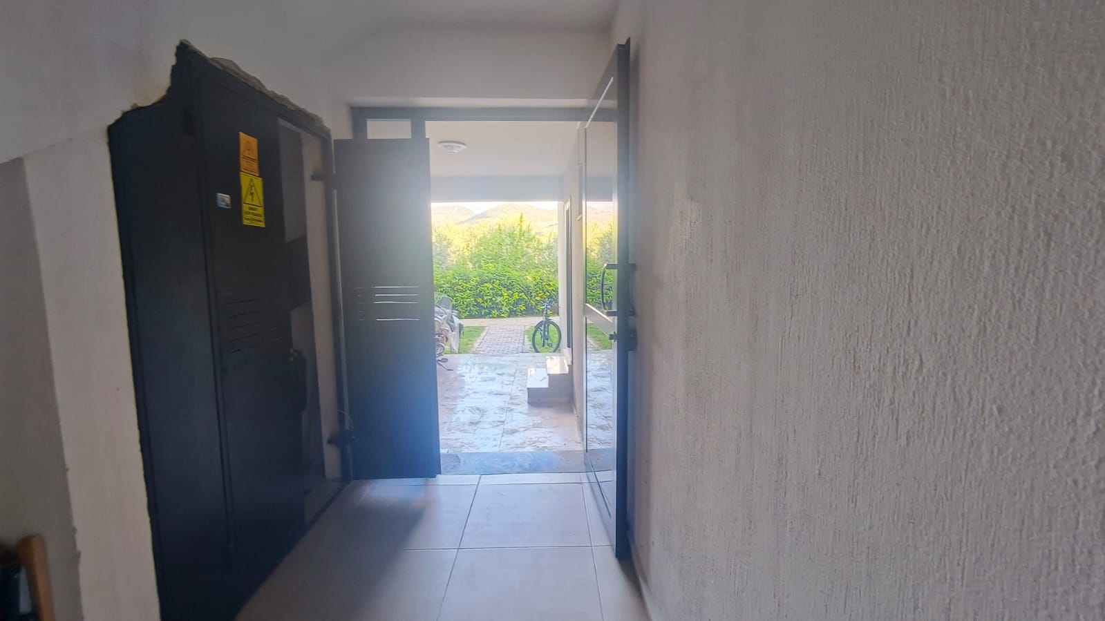 ÇAMKÖY'DE HAVUZLU BİNADA SATILIK 1+1 DAİRE - 4