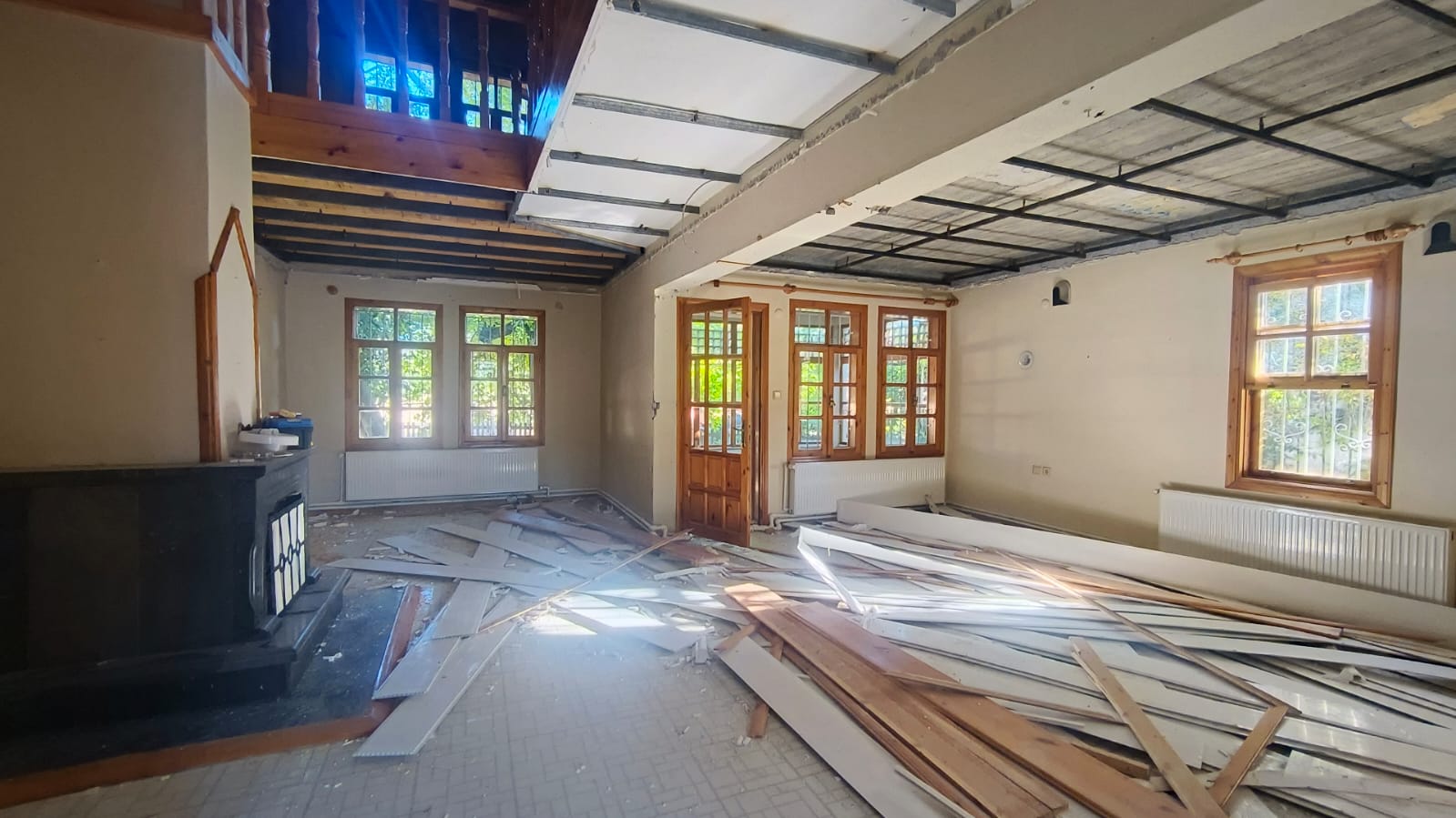 Üzümlü'de 1.500 m² Müstakil Arazi Üzerinde Geniş Bahçeli & Özel Mülk - 2